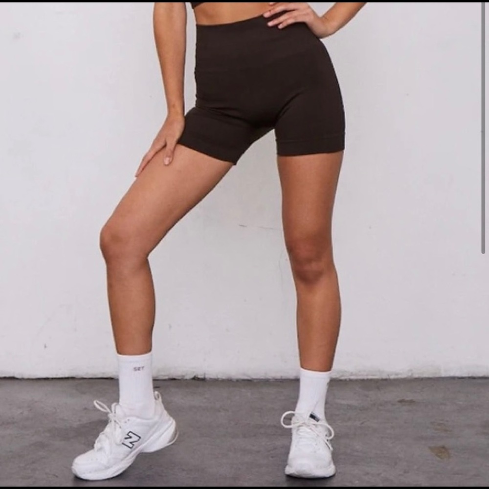 SET ACTIVE WEAR SCULPTFLEX® BIKE SHORTS - ESPRESSO